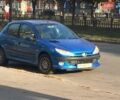 Синий Пежо 206, объемом двигателя 1.36 л и пробегом 198 тыс. км за 3800 $, фото 1 на Automoto.ua
