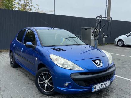 Синий Пежо 206, объемом двигателя 1.36 л и пробегом 197 тыс. км за 3800 $, фото 1 на Automoto.ua