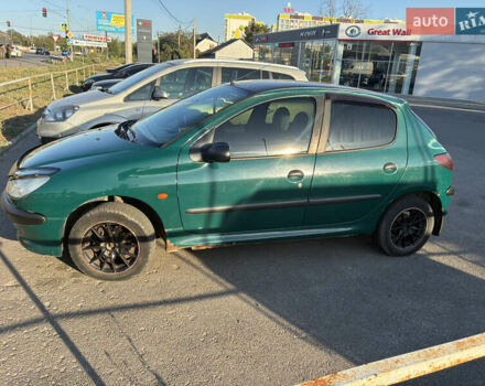 Зеленый Пежо 206, объемом двигателя 1.1 л и пробегом 323 тыс. км за 2000 $, фото 3 на Automoto.ua