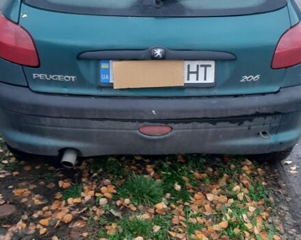 Зеленый Пежо 206, объемом двигателя 1.8 л и пробегом 250 тыс. км за 1100 $, фото 3 на Automoto.ua