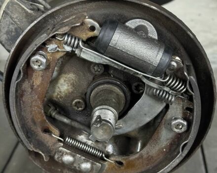 Зеленый Пежо 206, объемом двигателя 1.4 л и пробегом 200 тыс. км за 3750 $, фото 4 на Automoto.ua