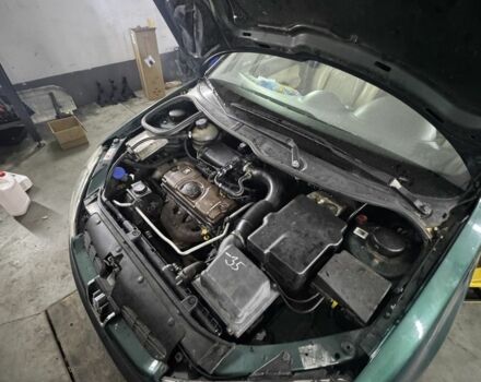 Зеленый Пежо 206, объемом двигателя 1.4 л и пробегом 200 тыс. км за 3750 $, фото 3 на Automoto.ua