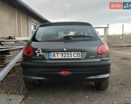 Зелений Пежо 206, об'ємом двигуна 1.36 л та пробігом 200 тис. км за 3300 $, фото 8 на Automoto.ua