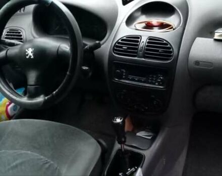 Зелений Пежо 206, об'ємом двигуна 1.36 л та пробігом 370 тис. км за 3000 $, фото 2 на Automoto.ua