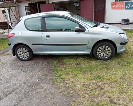 Зелений Пежо 206, об'ємом двигуна 1.4 л та пробігом 247 тис. км за 2500 $, фото 6 на Automoto.ua