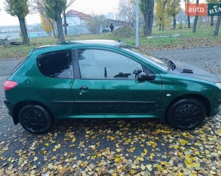 Зелений Пежо 206, об'ємом двигуна 1.36 л та пробігом 220 тис. км за 2900 $, фото 8 на Automoto.ua