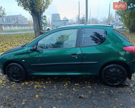 Зелений Пежо 206, об'ємом двигуна 1.36 л та пробігом 220 тис. км за 2900 $, фото 9 на Automoto.ua
