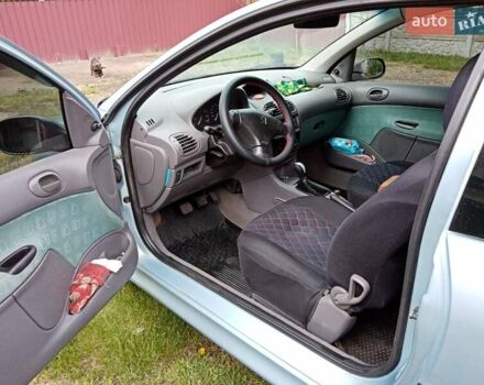 Зелений Пежо 206, об'ємом двигуна 1.4 л та пробігом 247 тис. км за 2500 $, фото 9 на Automoto.ua