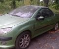 Зеленый Пежо 206, объемом двигателя 2 л и пробегом 200 тыс. км за 800 $, фото 1 на Automoto.ua