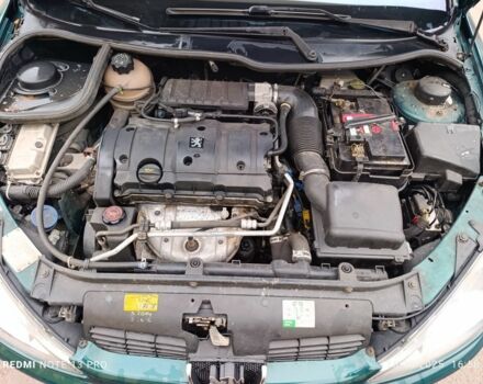 Зеленый Пежо 206, объемом двигателя 1.6 л и пробегом 264 тыс. км за 4000 $, фото 7 на Automoto.ua