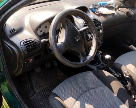 Зеленый Пежо 206, объемом двигателя 1.4 л и пробегом 243 тыс. км за 2750 $, фото 4 на Automoto.ua