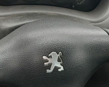 Зеленый Пежо 206, объемом двигателя 1.8 л и пробегом 250 тыс. км за 1100 $, фото 1 на Automoto.ua