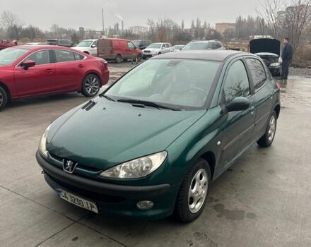 Зеленый Пежо 206, объемом двигателя 1.4 л и пробегом 200 тыс. км за 3750 $, фото 1 на Automoto.ua