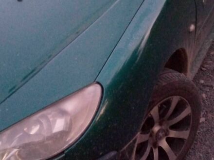 Пежо 206 2000 у Ужгороді на Automoto.ua Зелений Пежо 206, об'ємом двигуна 1.6 л та пробігом 230 тис. км за 2100 $, фото 1 на Automoto.ua