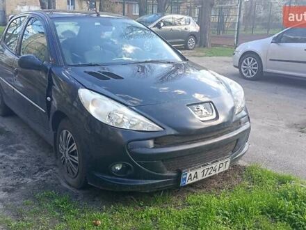 Пежо 206 2000 у Києві на Automoto.ua Зелений Пежо 206, об'ємом двигуна 1.36 л та пробігом 194 тис. км за 2500 $, фото 1 на Automoto.ua