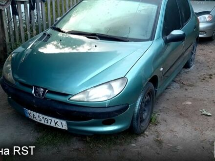 Зеленый Пежо 206, объемом двигателя 1.4 л и пробегом 380 тыс. км за 3000 $, фото 1 на Automoto.ua