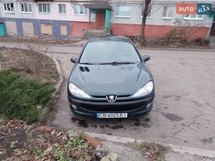 Пежо 206 2005 в Славянске на Automoto.ua Зеленый Пежо 206, объемом двигателя 1.4 л и пробегом 290 тыс. км за 2700 $, фото 1 на Automoto.ua