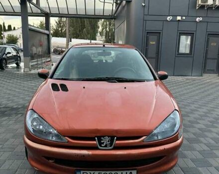 Оранжевый Пежо 206, объемом двигателя 1.12 л и пробегом 272 тыс. км за 1700 $, фото 1 на Automoto.ua