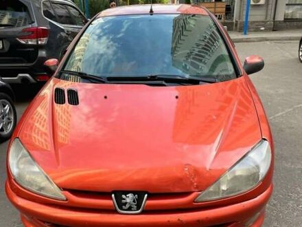 Пежо 206 2000 у Вишневом на Automoto.ua Помаранчевий Пежо 206, об'ємом двигуна 1.39 л та пробігом 296 тис. км за 2900 $, фото 1 на Automoto.ua