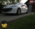 Белый Пежо 207, объемом двигателя 1.6 л и пробегом 188 тыс. км за 3800 $, фото 1 на Automoto.ua