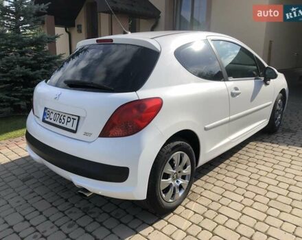 Білий Пежо 207, об'ємом двигуна 1.6 л та пробігом 186 тис. км за 4200 $, фото 6 на Automoto.ua