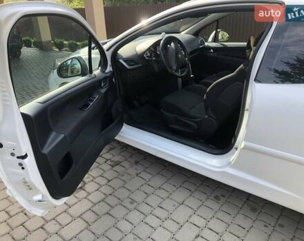 Білий Пежо 207, об'ємом двигуна 1.6 л та пробігом 186 тис. км за 4200 $, фото 9 на Automoto.ua