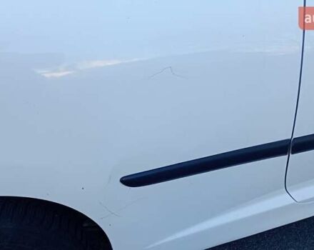 Белый Пежо 207, объемом двигателя 1.4 л и пробегом 205 тыс. км за 3500 $, фото 10 на Automoto.ua