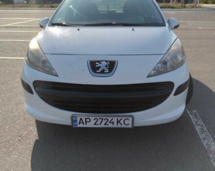 Белый Пежо 207, объемом двигателя 1.4 л и пробегом 160 тыс. км за 4500 $, фото 5 на Automoto.ua