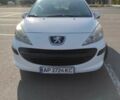 Белый Пежо 207, объемом двигателя 1.4 л и пробегом 160 тыс. км за 4500 $, фото 5 на Automoto.ua