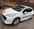 Белый Пежо 207, объемом двигателя 1.36 л и пробегом 320 тыс. км за 3400 $, фото 1 на Automoto.ua