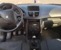 Белый Пежо 207, объемом двигателя 1.4 л и пробегом 160 тыс. км за 4500 $, фото 3 на Automoto.ua