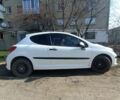 Белый Пежо 207, объемом двигателя 1.4 л и пробегом 197 тыс. км за 2499 $, фото 9 на Automoto.ua