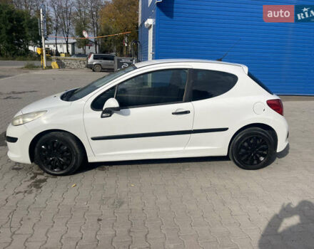 Белый Пежо 207, объемом двигателя 1.4 л и пробегом 246 тыс. км за 4300 $, фото 3 на Automoto.ua