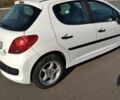 Белый Пежо 207, объемом двигателя 1.4 л и пробегом 160 тыс. км за 4500 $, фото 8 на Automoto.ua