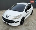 Белый Пежо 207, объемом двигателя 1.36 л и пробегом 197 тыс. км за 3900 $, фото 1 на Automoto.ua