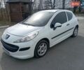 Белый Пежо 207, объемом двигателя 1.4 л и пробегом 299 тыс. км за 2850 $, фото 1 на Automoto.ua
