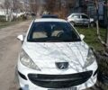 Белый Пежо 207, объемом двигателя 1.4 л и пробегом 197 тыс. км за 2499 $, фото 1 на Automoto.ua