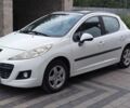 Белый Пежо 207, объемом двигателя 1.36 л и пробегом 195 тыс. км за 4350 $, фото 1 на Automoto.ua