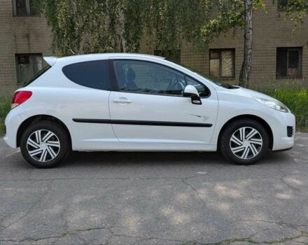 Пежо 207 2009 в Киеве на Automoto.ua Белый Пежо 207, объемом двигателя 1.4 л и пробегом 163 тыс. км за 4200 $, фото 4 на Automoto.ua