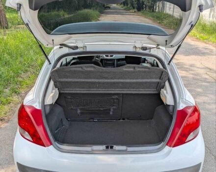 Пежо 207 2009 в Киеве на Automoto.ua Белый Пежо 207, объемом двигателя 1.4 л и пробегом 163 тыс. км за 4200 $, фото 11 на Automoto.ua