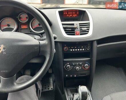 Белый Пежо 207, объемом двигателя 1.36 л и пробегом 164 тыс. км за 4700 $, фото 19 на Automoto.ua