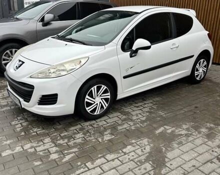 Белый Пежо 207, объемом двигателя 1.36 л и пробегом 164 тыс. км за 4700 $, фото 3 на Automoto.ua