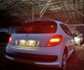 Белый Пежо 207, объемом двигателя 1.36 л и пробегом 164 тыс. км за 4700 $, фото 7 на Automoto.ua