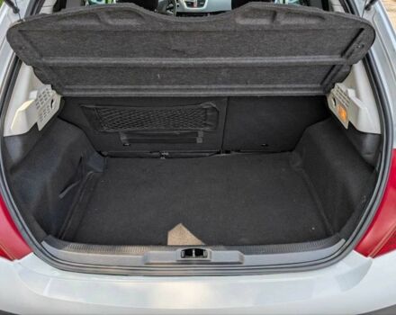 Пежо 207 2009 в Киеве на Automoto.ua Белый Пежо 207, объемом двигателя 1.4 л и пробегом 163 тыс. км за 4200 $, фото 13 на Automoto.ua