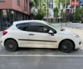 Білий Пежо 207, об'ємом двигуна 1.36 л та пробігом 152 тис. км за 2455 $, фото 1 на Automoto.ua