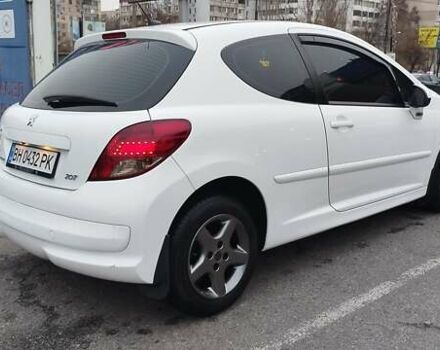 Белый Пежо 207, объемом двигателя 1.36 л и пробегом 179 тыс. км за 4700 $, фото 6 на Automoto.ua