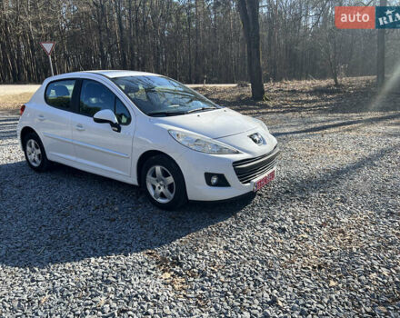 Білий Пежо 207, об'ємом двигуна 1.4 л та пробігом 241 тис. км за 5150 $, фото 2 на Automoto.ua