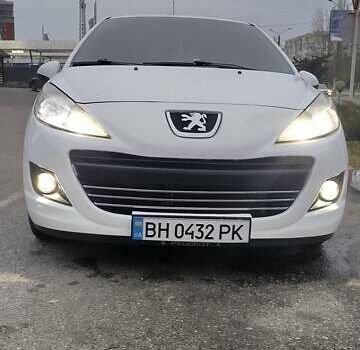 Белый Пежо 207, объемом двигателя 1.36 л и пробегом 179 тыс. км за 4700 $, фото 2 на Automoto.ua