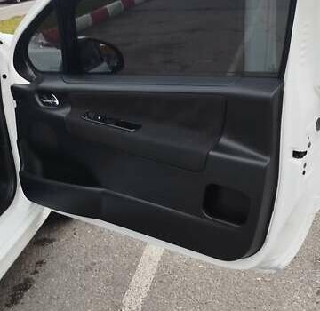 Белый Пежо 207, объемом двигателя 1.36 л и пробегом 179 тыс. км за 4700 $, фото 22 на Automoto.ua