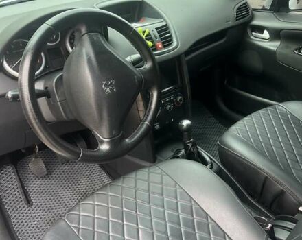 Пежо 207 2010 в Лубнах на Automoto.ua Белый Пежо 207, объемом двигателя 1.36 л и пробегом 190 тыс. км за 4199 $, фото 18 на Automoto.ua